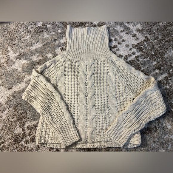 Turtle neck knitted sweater - Picture 3 of 5